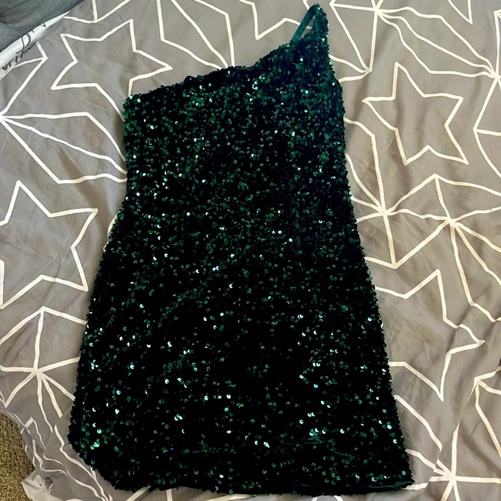 Francesca’s one shoulder dark green sparkly dress